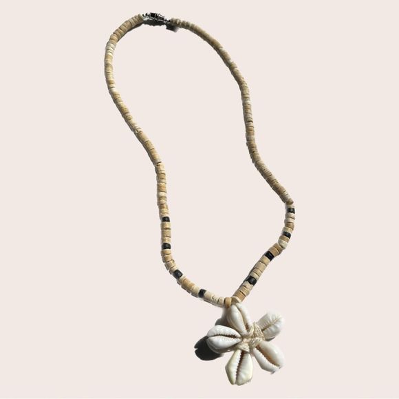 Vintage beaded shell flower necklace - Picture 1 of 1